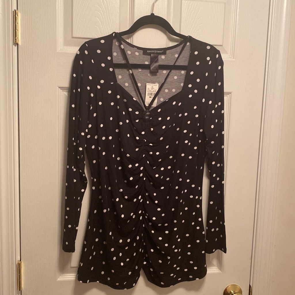 Brand New Ashley Stewart BlackWhite Long Sleeve Topsize 1416 Brand New Ashley Stewart BlackWhite Long Sleeve Topsize 1416